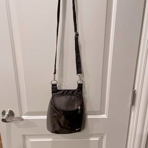 Nike Crossbody Bag, Dark Brown Tweed, Nylon. Gently used.